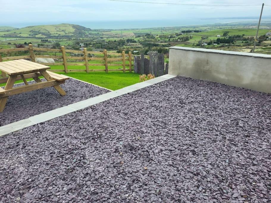 Villa Amazing Coastal & Sunset Views In Eryri à Llanllyfni Extérieur photo