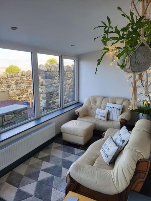 Villa Amazing Coastal & Sunset Views In Eryri à Llanllyfni Extérieur photo