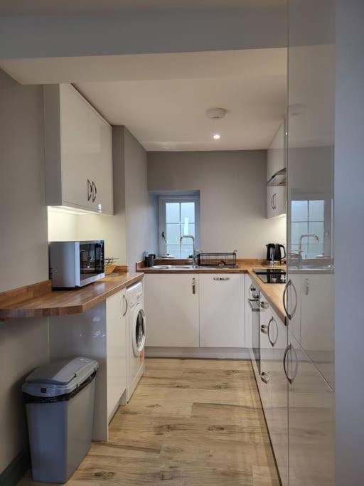 Villa Amazing Coastal & Sunset Views In Eryri à Llanllyfni Extérieur photo