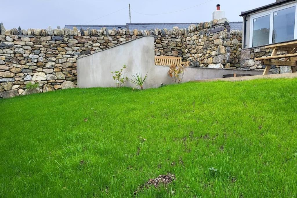 Villa Amazing Coastal & Sunset Views In Eryri à Llanllyfni Extérieur photo